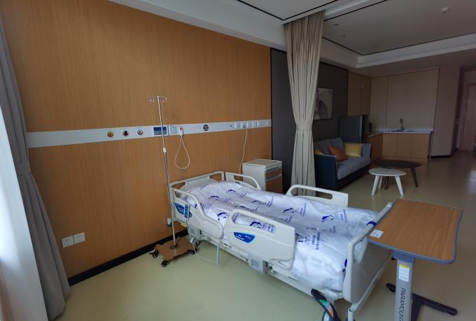 Chất liệu nhôm Chân đế truyền dịch IV y tế Ba màu Di động 0