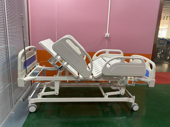 Giường điện 3 chức năng màu trắng cho khu bệnh viện 0