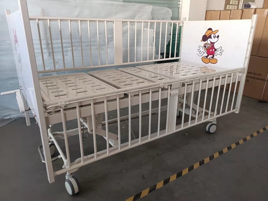 Mua Ba tay quay Hướng dẫn sử dụng Giường bệnh viện Khung thép Phun nhựa Màu trắng sản xuất trực tuyến