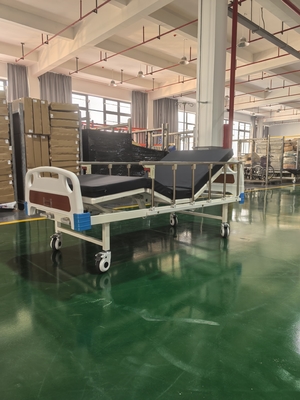 Hai chức năng bàn bệnh viện giường với khung thép cán lạnh