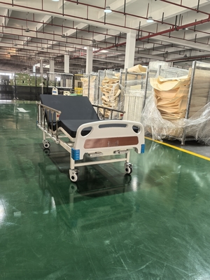 Hai chức năng bàn bệnh viện giường với khung thép cán lạnh