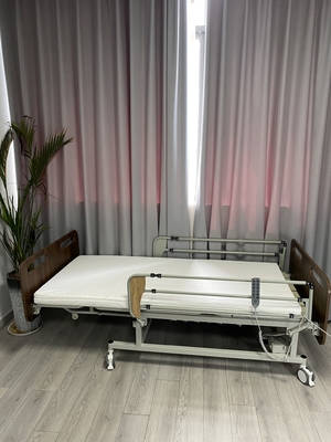Nhà điện người già giường điều dưỡng với bánh xe có thể khóa