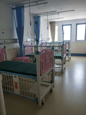 Hai tay quay có thể điều chỉnh tựa lưng Cũi trẻ em bệnh viện