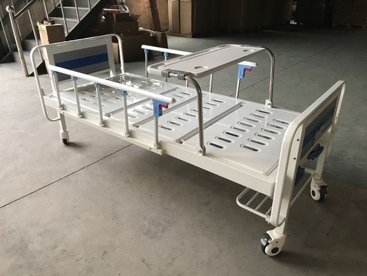 Hai chức năng Hướng dẫn y tế Giường bệnh viện với hai giường và bàn trên giường