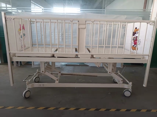 Ba tay quay Hướng dẫn sử dụng Giường bệnh viện Khung thép Phun nhựa Màu trắng