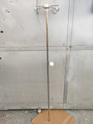 Thiết bị y tế có thể điều chỉnh được giá truyền dịch tại bệnh viện White bên giường