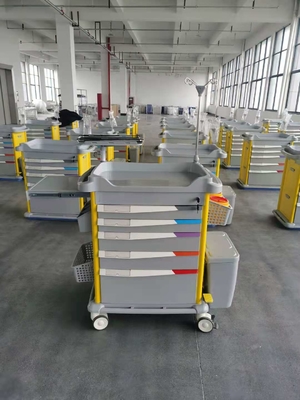 Xe cứu thương ABS màu trắng của bệnh viện với bốn bánh xe