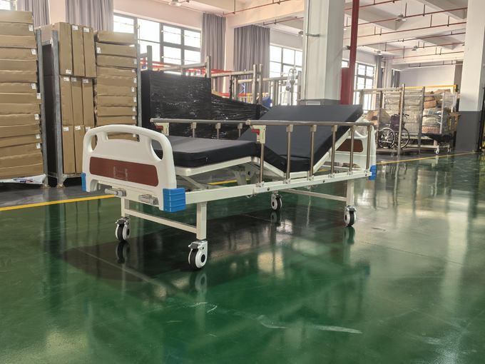 Hai chức năng bàn bệnh viện giường với khung thép cán lạnh 1